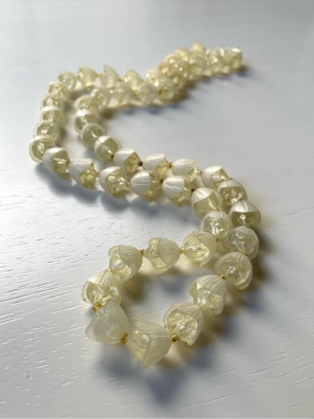 Vintage plastic flower bead long necklace glows fairycore